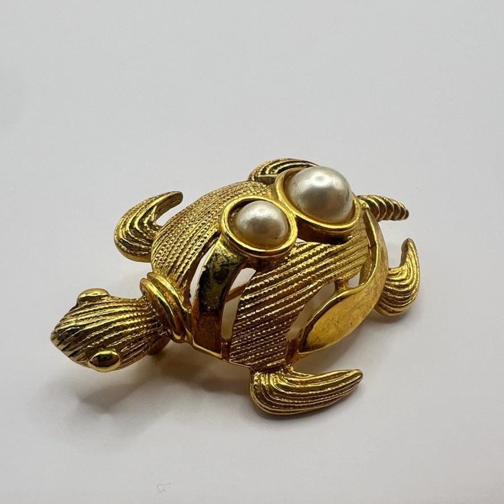 Vintage Sea Turtle Brooch Faux Pearls Gold Tone Ocean Pin
